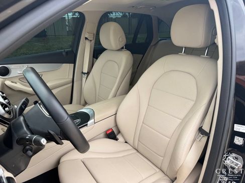 Used 2022 Mercedes-Benz GLC 300 w/ Premium Package Lite image 18
