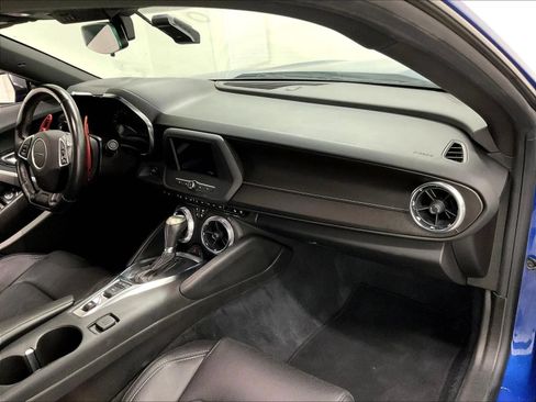 Used 2021 Chevrolet Camaro LT RWD image 12