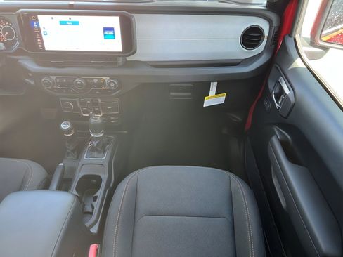 New 2025 Jeep Gladiator Sport image 16