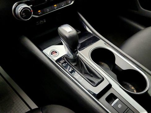 Used 2024 Nissan Altima 2.5 SV AWD/4WD image 15