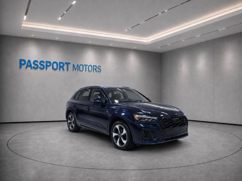 Used 2023 Audi Q5 2.0T Premium Plus w/ Premium Plus Package AWD/4WD image 3