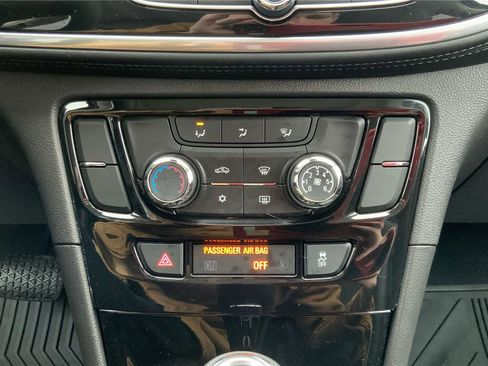 Used 2020 Buick Encore Preferred w/ Safety Package image 33