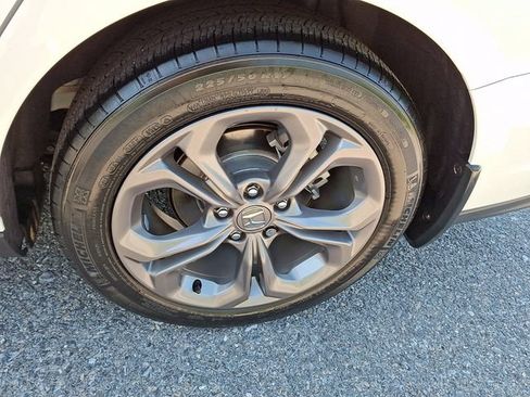 Used 2024 Honda Accord EX image 9