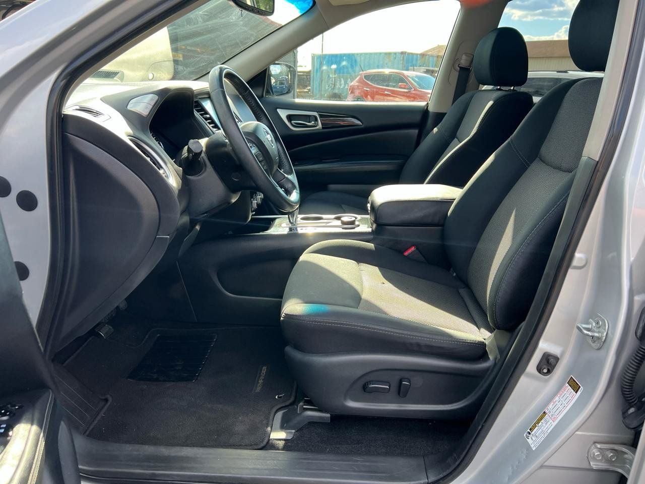 Used 2018 Nissan Pathfinder SV AWD/4WD image 14