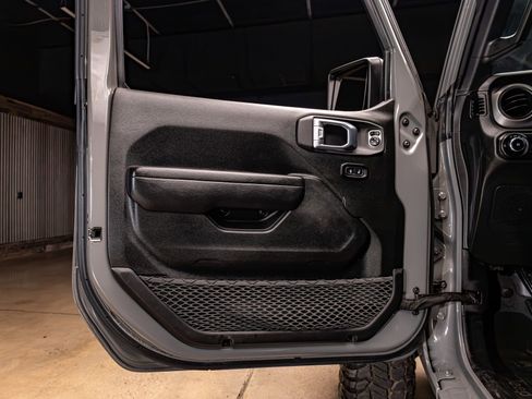 Used 2022 Jeep Wrangler Unlimited Sport image 26