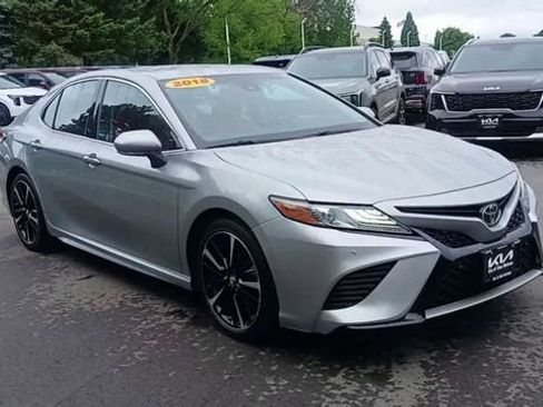 Used 2018 Toyota Camry XSE FWD image 5