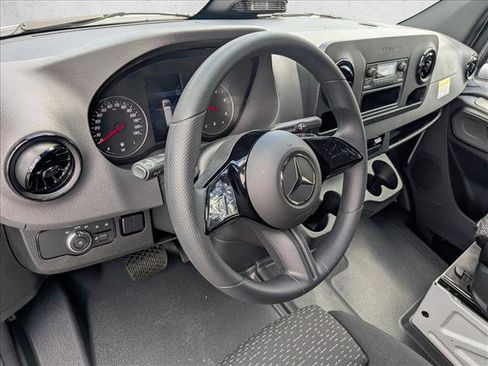 New 2025 Mercedes-Benz Sprinter 2500 image 3