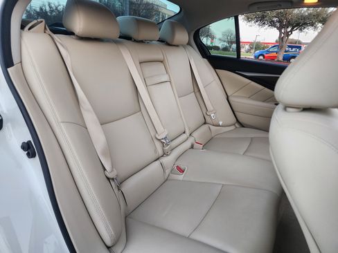 Used 2019 INFINITI Q50 Luxe w/ Essential Package (3.0T Luxe) image 18