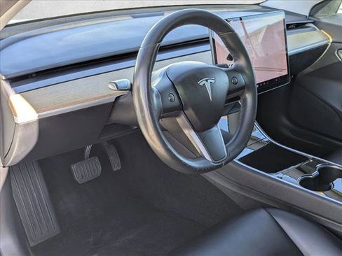Used 2019 Tesla Model 3 Mid Range image 10