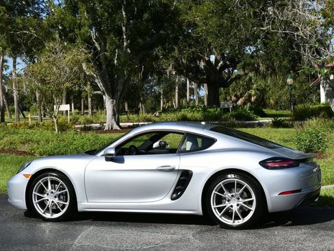 Used 2018 Porsche 718 Cayman RWD image 4