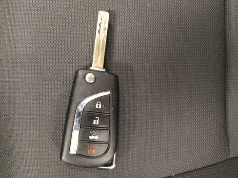 Used 2023 Toyota Corolla LE FWD image 32