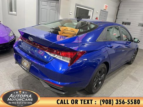 Used 2023 Hyundai Elantra SEL w/ Cargo Package image 4