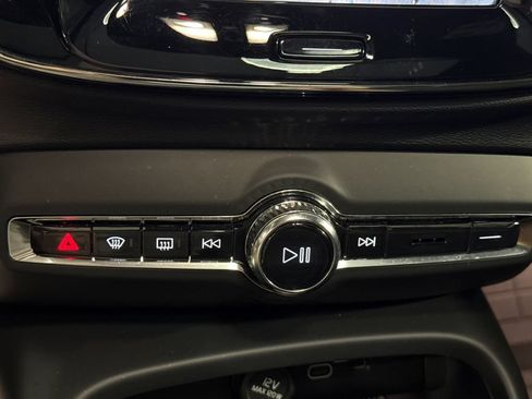 Certified 2023 Volvo XC40 Recharge Ultimate w/ Protection Package Premier AWD/4WD image 17