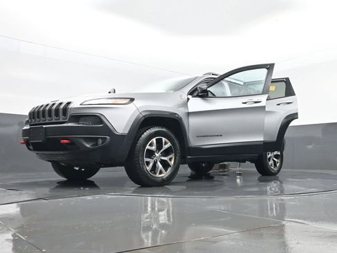 Used 2016 Jeep Cherokee Trailhawk image 30