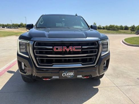 Used 2023 GMC Yukon AT4 w/ AT4 Premium Package AWD/4WD image 3