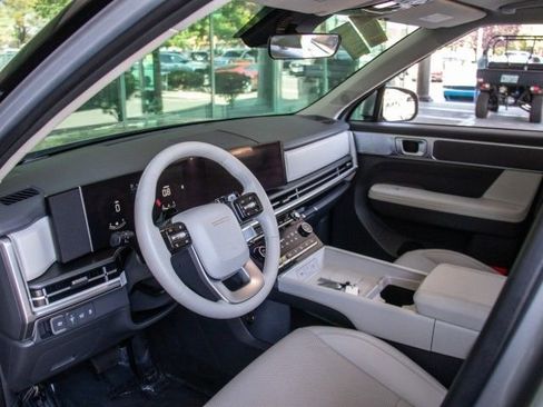 Used 2025 Hyundai Santa Fe SEL image 11