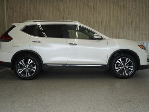Used 2018 Nissan Rogue SL w/ Premium Package AWD/4WD image 6