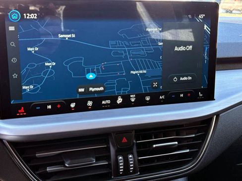 Used 2025 Ford Escape Platinum image 23