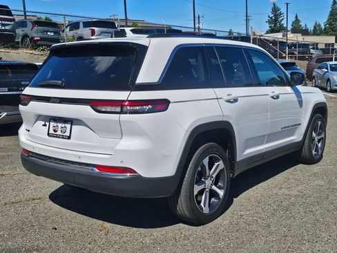 Used 2023 Jeep Grand Cherokee 4WD 4xe image 8