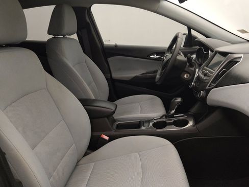 Used 2019 Chevrolet Cruze LS image 21