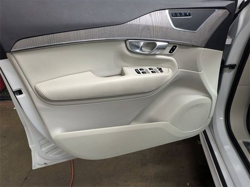 Certified 2024 Volvo XC90 T8 Plus image 24