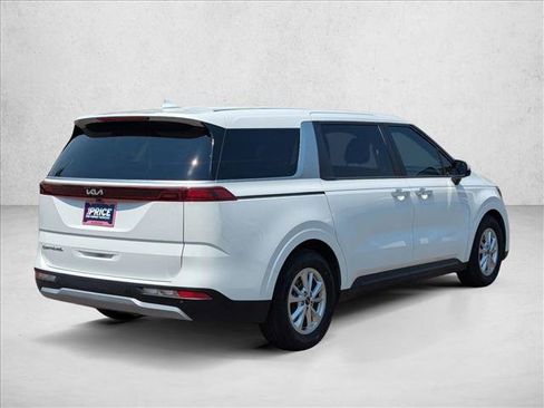 Used 2022 Kia Carnival LX FWD image 5