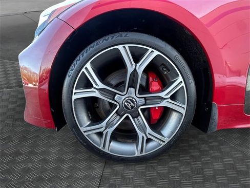 Used 2018 Kia Stinger GT2 image 13