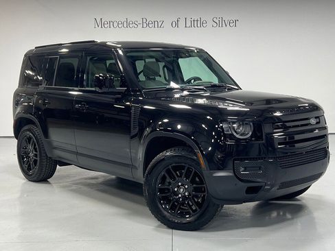 Used 2024 Land Rover Defender 110 S image 8