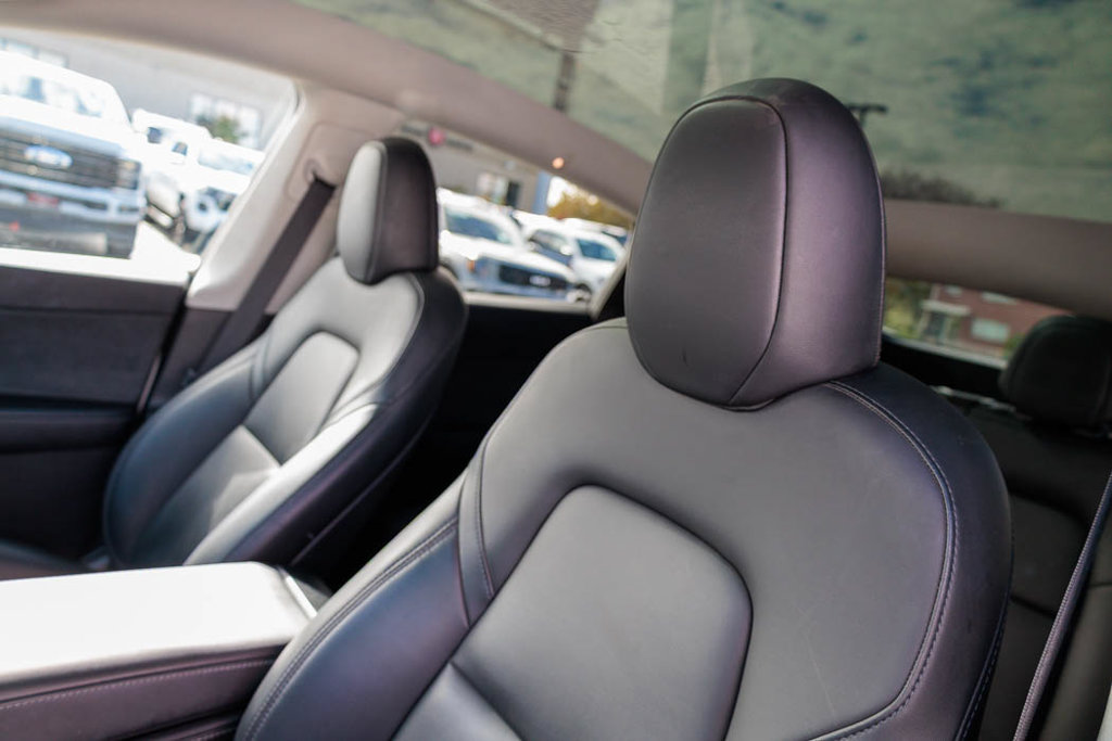 Used 2023 Tesla Model Y Long Range AWD/4WD image 25