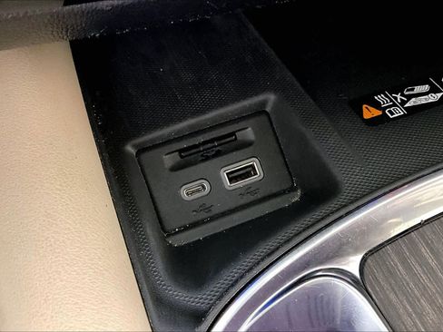 Certified 2022 Buick Enclave Avenir w/ Avenir Technology Package image 33