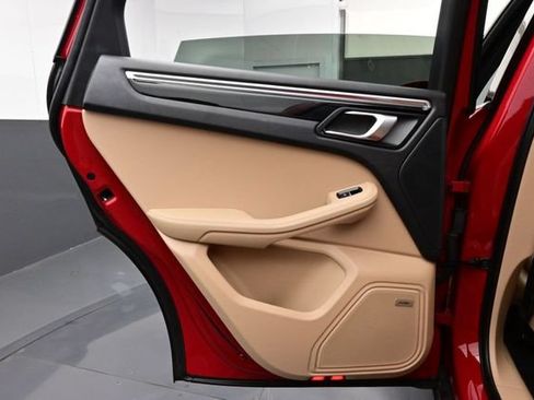 Certified 2023 Porsche Macan AWD/4WD image 13