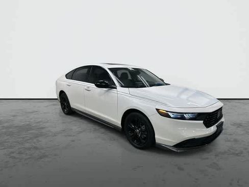 Used 2025 Honda Accord SE image 5