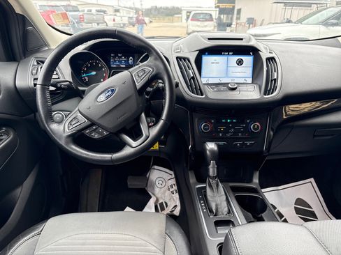 Used 2018 Ford Escape SE w/ SE Sport Appearance Package FWD image 5