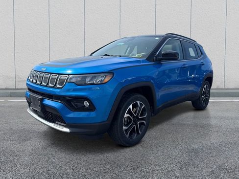 Used 2022 Jeep Compass Limited w/ Sun and Sound Group image 3