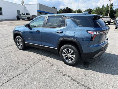 New 2027 Chevrolet Equinox LT FWD image 3
