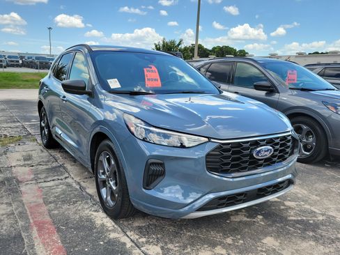 Used 2023 Ford Escape ST-Line w/ Tech Pack #1 FWD image 6