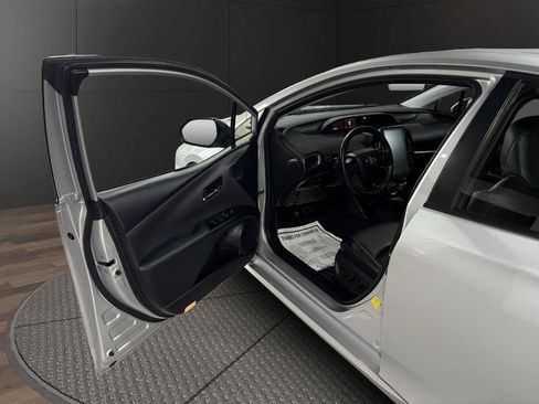 Used 2022 Toyota Prius Prime XLE FWD image 16