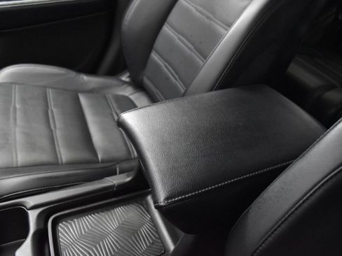 Used 2018 Honda CR-V Touring image 18