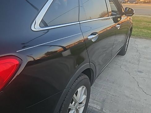 Used 2016 Kia Sorento LX w/ LX Convenience Package image 3