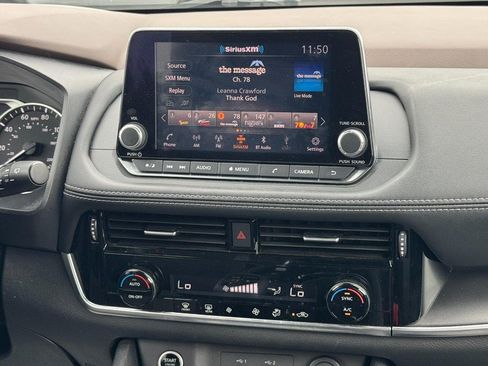 Used 2022 Nissan Rogue SV FWD image 13