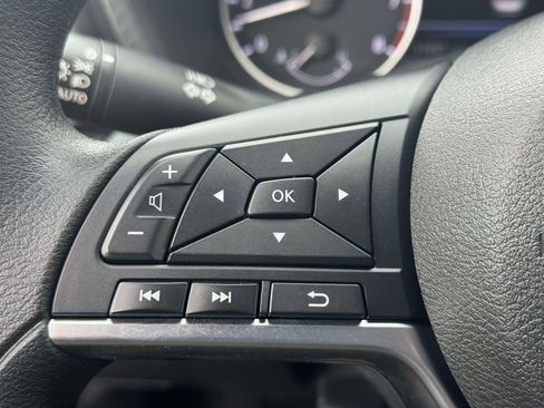 Used 2025 Nissan Sentra SV FWD image 19