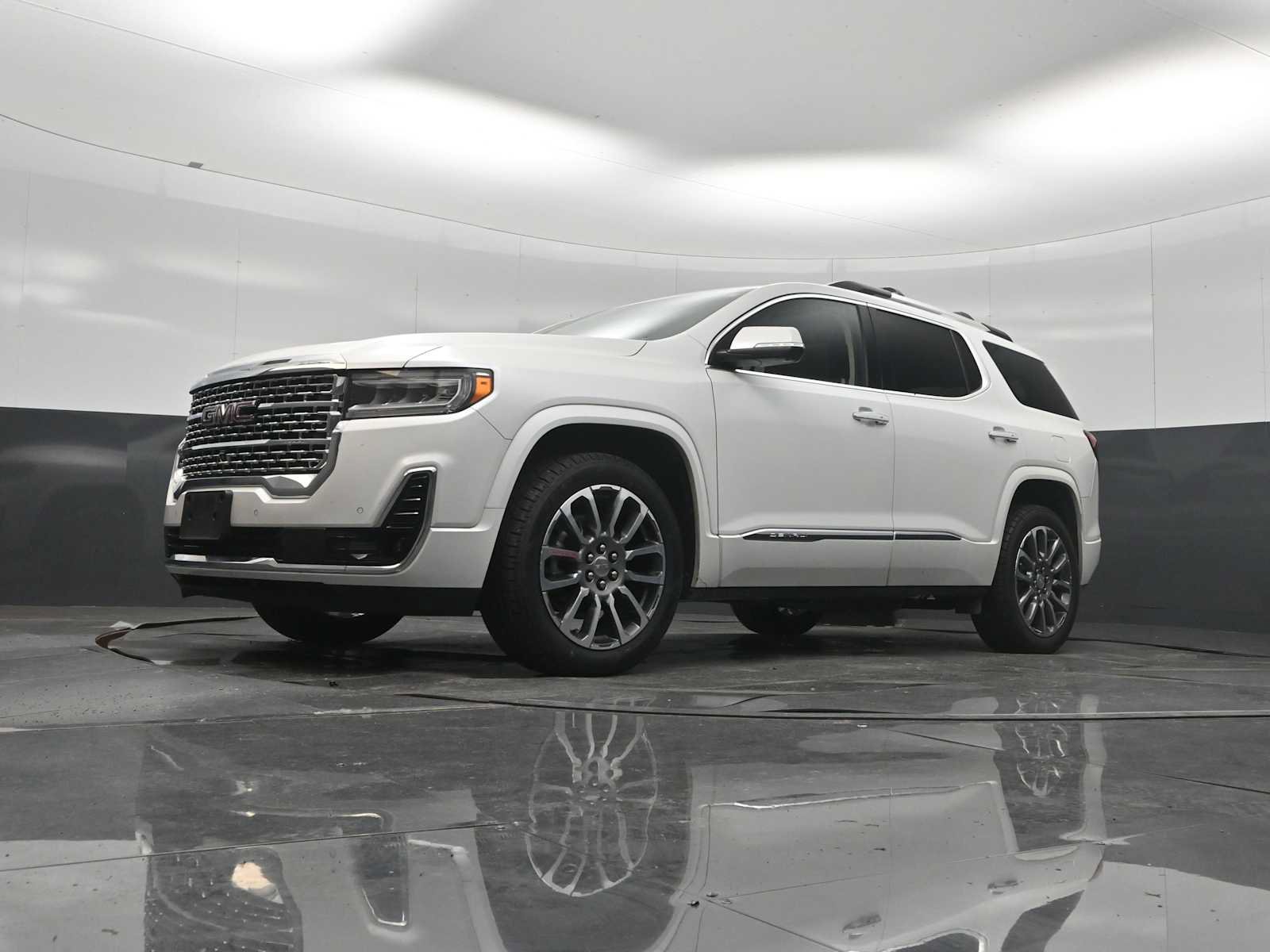 Used 2022 GMC Acadia Denali w/ Denali Ultimate Package AWD/4WD image 24