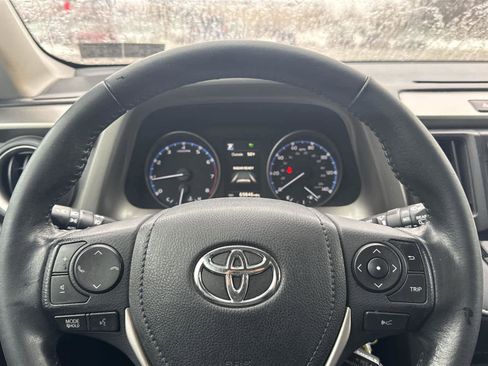 Used 2017 Toyota RAV4 XLE image 18
