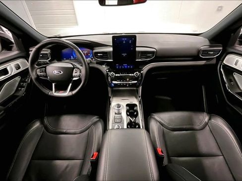 Used 2023 Ford Explorer ST w/ Technology Package image 18