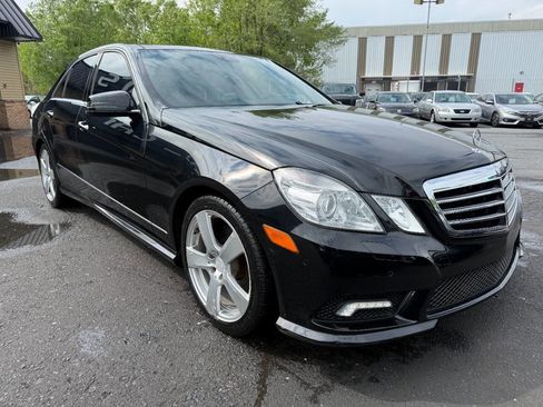 Used 2011 Mercedes-Benz E 350 4MATIC Sedan image 3