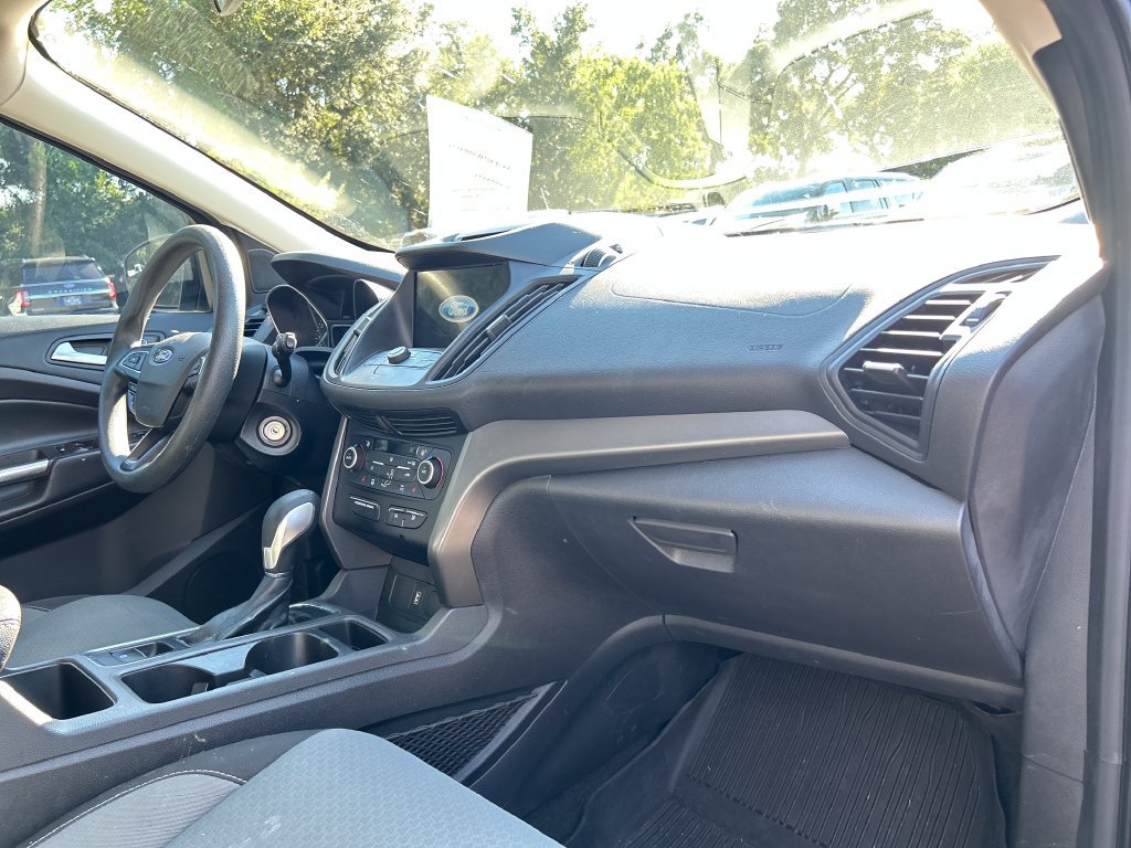 Used 2018 Ford Escape SE w/ SE Sync 3 Package FWD image 13