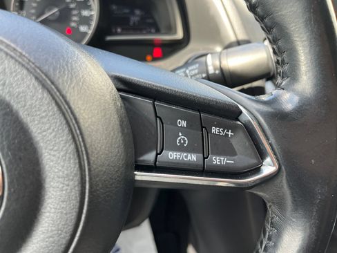 Used 2018 MAZDA MAZDA3 Touring FWD image 19