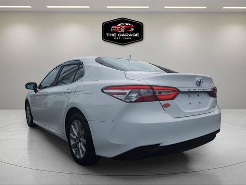 Used 2019 Toyota Camry LE w/ Carpet Mat Package FWD image 4