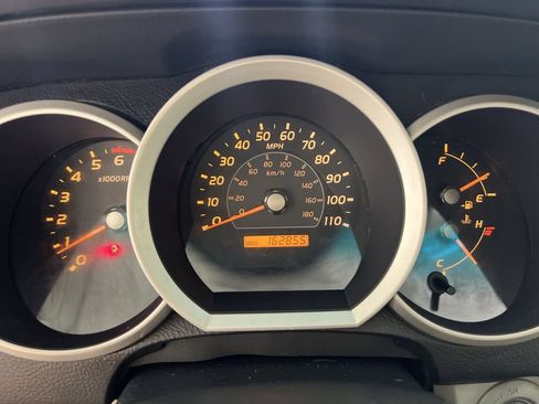 Used 2006 Toyota 4Runner SR5 AWD/4WD image 17