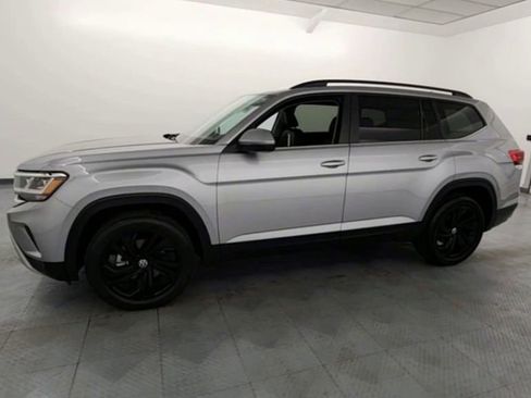 Used 2023 Volkswagen Atlas SE image 4